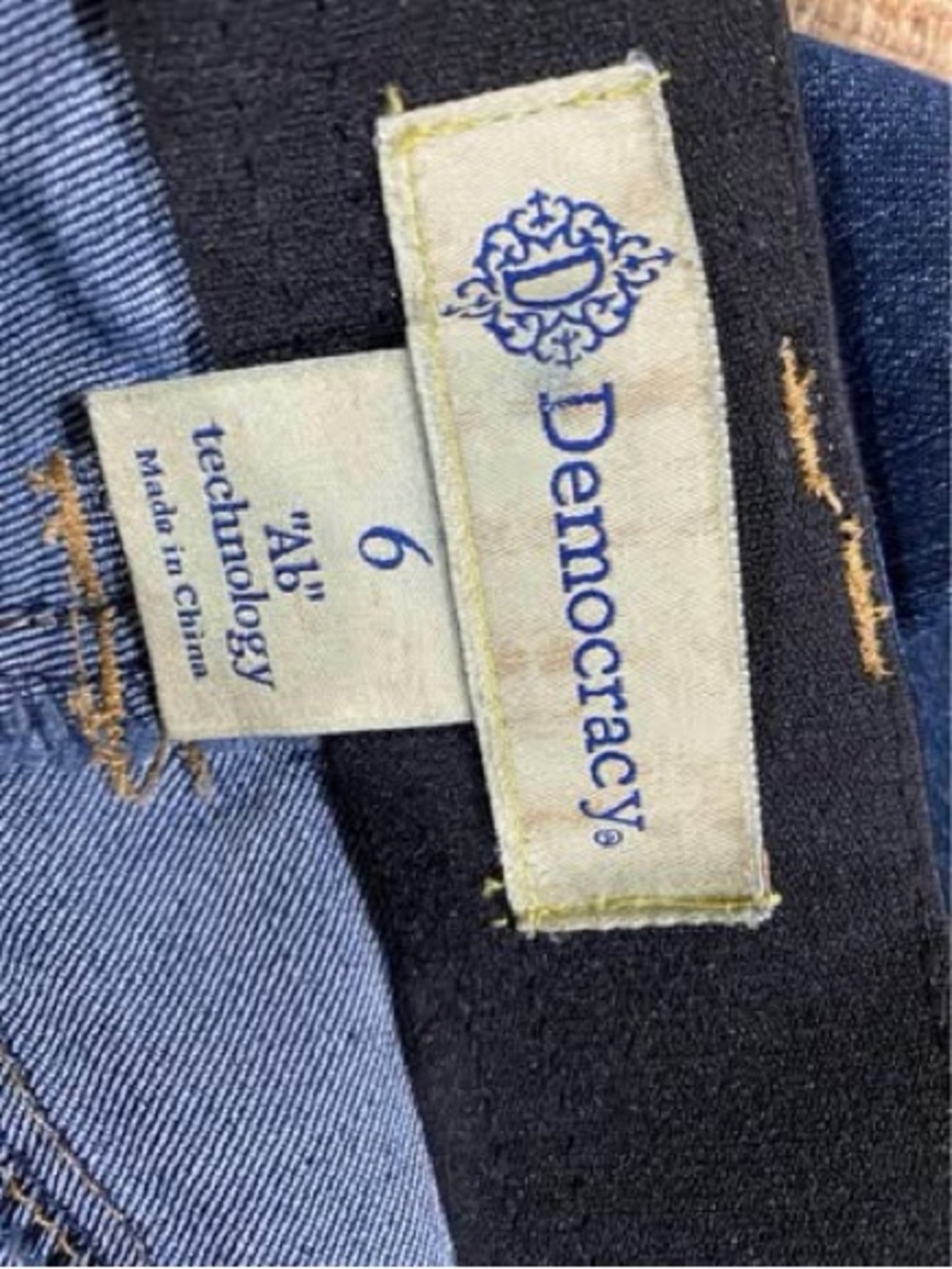 Democracy Women's Dark Blue Skinny Jeans With Slimming Abdominal Panel Size 6 - Picture 4 of 4